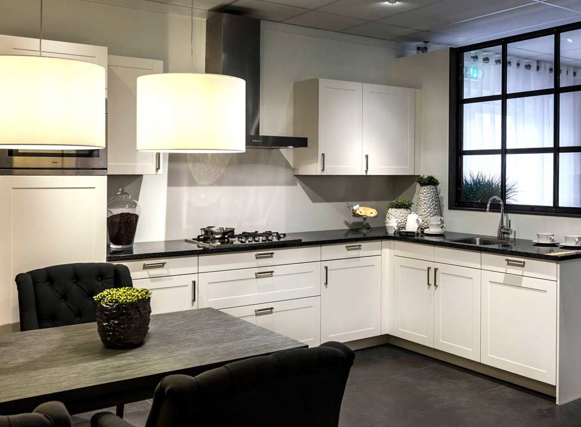 Tijdloze keuken. strak design. db keukens