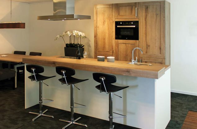 Keuken met kookeiland! Compleet met apparatuur DB Keukens Keuken met kookeiland! Compleet met apparatuur DB Keukens
