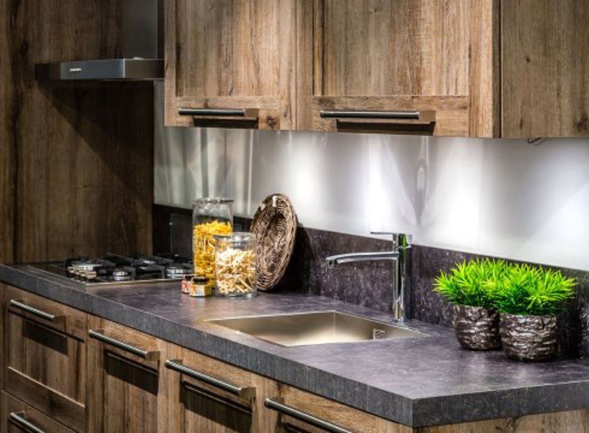 Moderne keuken. hout look! db keukens