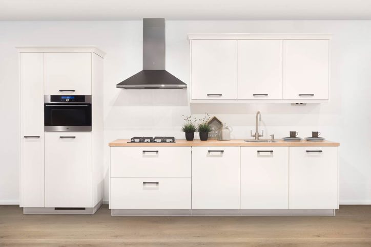 heb een schitterende witte Residentic keuken gekocht. Met deze keukens Witte Keuken Met Zwart Werkblad : heb een schitterende witte Residentic keuken gekocht. Met deze keukens