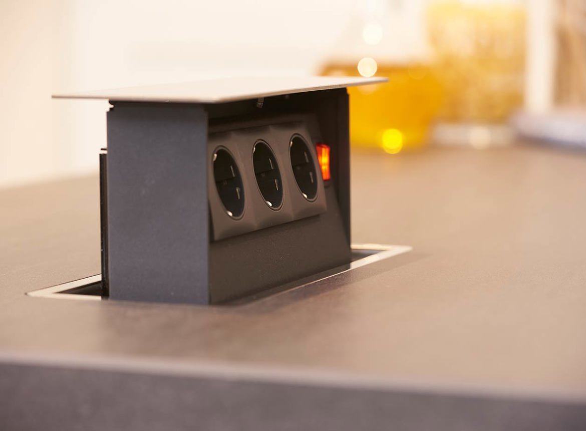 Houten keuken. Strak met ambachtelijk eiken. – DB Keukens Stopcontact Keuken Eiland : Houten keuken. Strak met ambachtelijk eiken. – DB Keukens