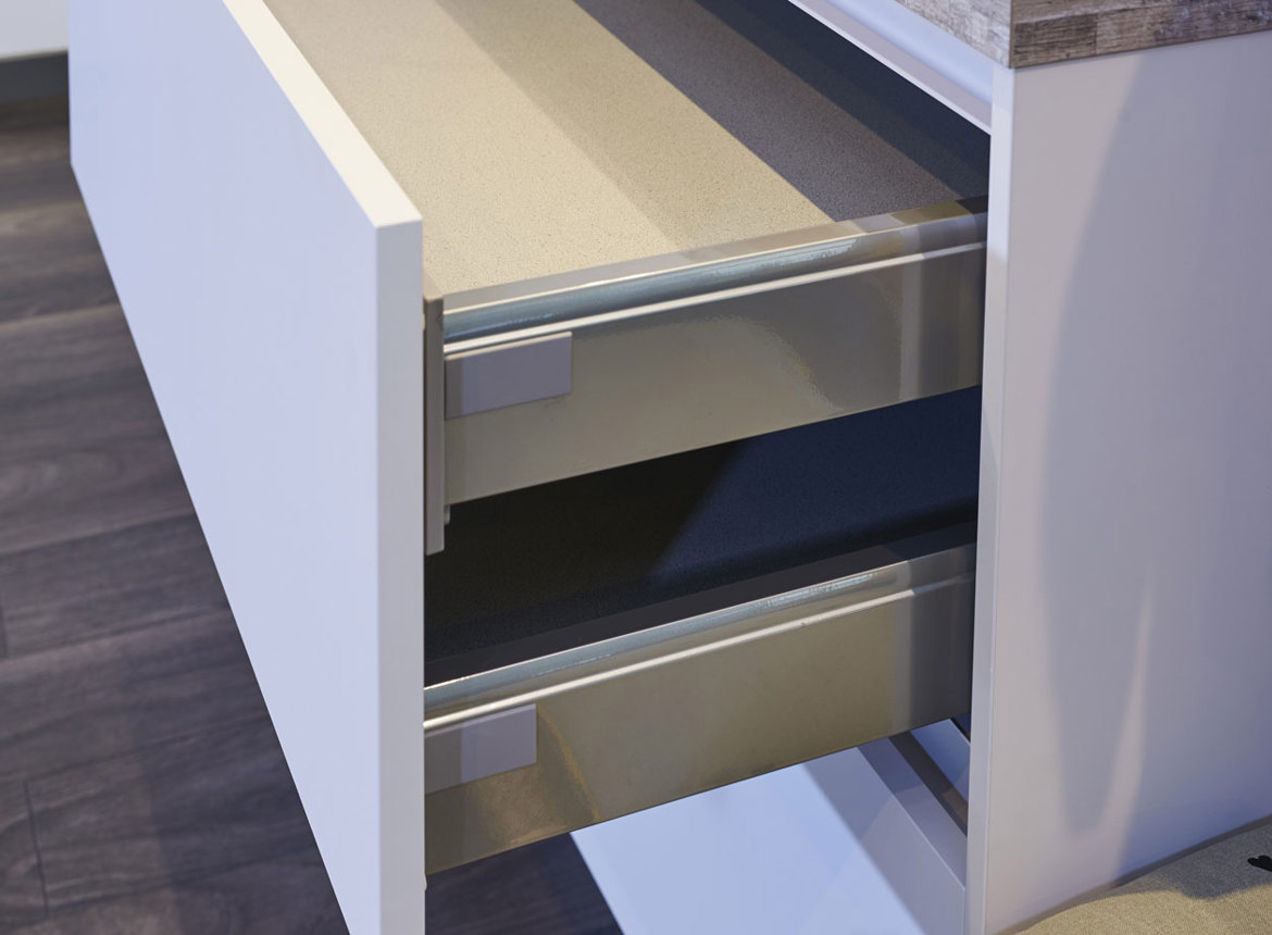 Keuken kastenwand greeploos: greeploze keuken strak greeploos ...