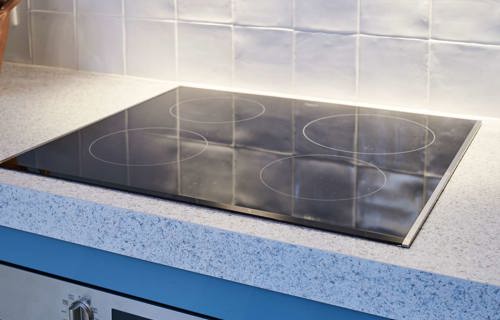Landelijke blauwe keuken Krabbendijke, inductiekookplaat