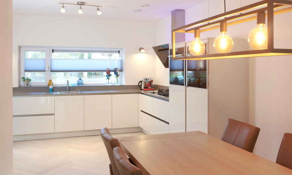Moderne keuken, brede lades