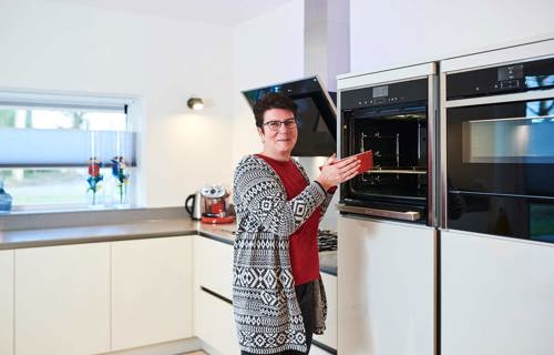 Moderne keuken, klant, stoomoven