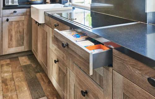Houten keuken, lades