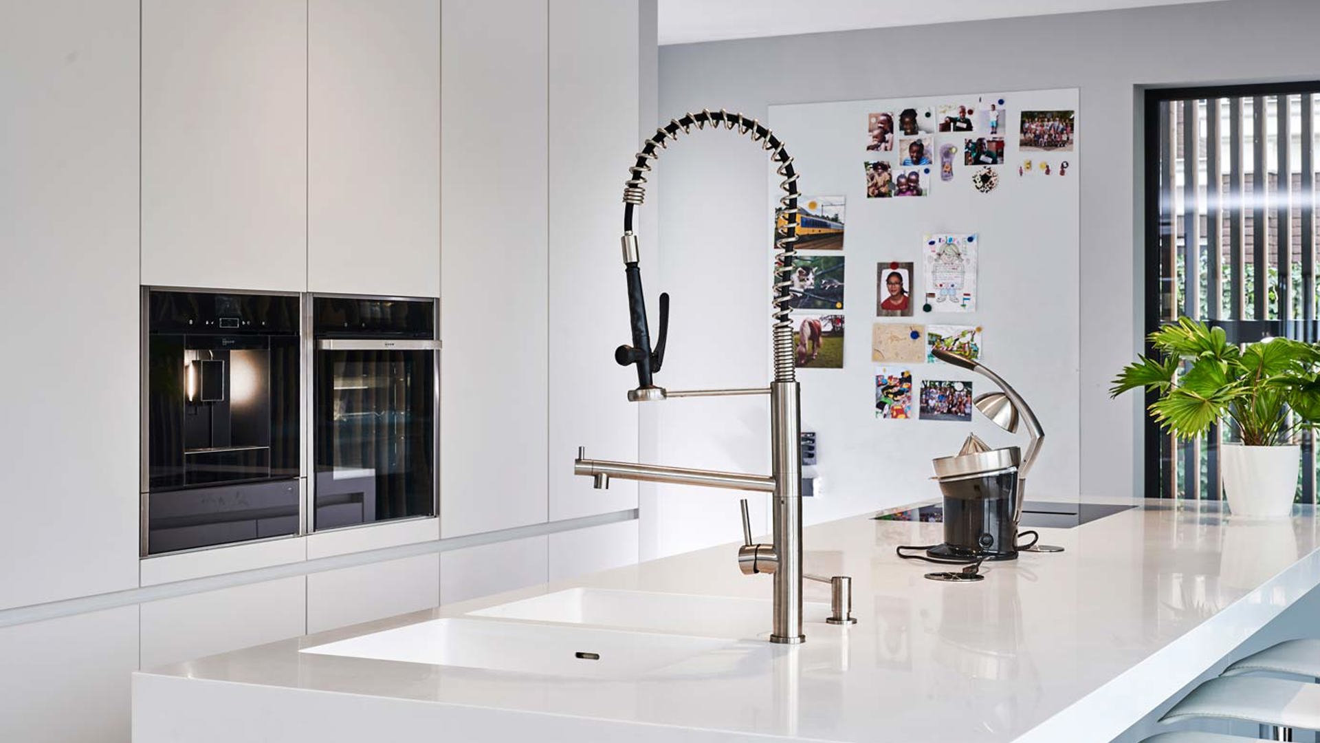 Design keukenkraan in moderne keuken