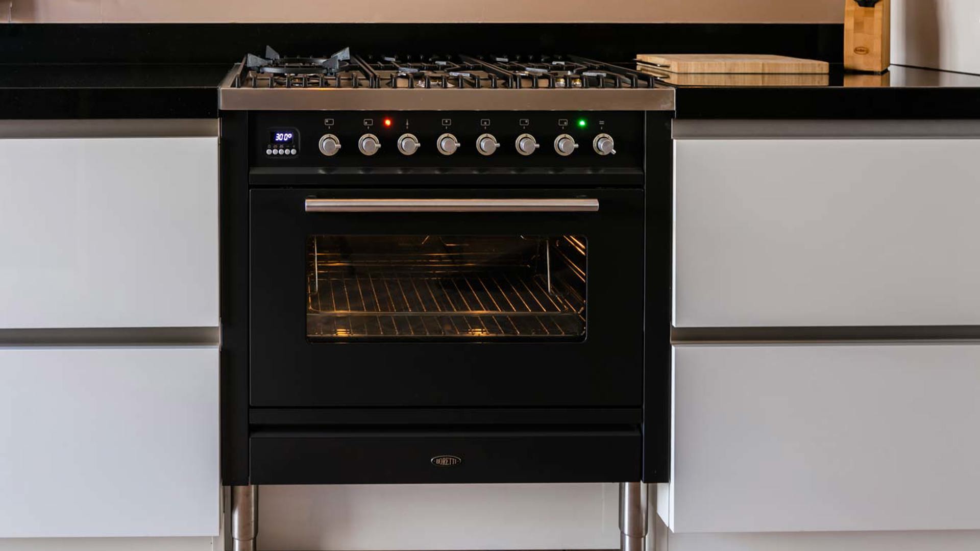 Fornuis in moderne keuken