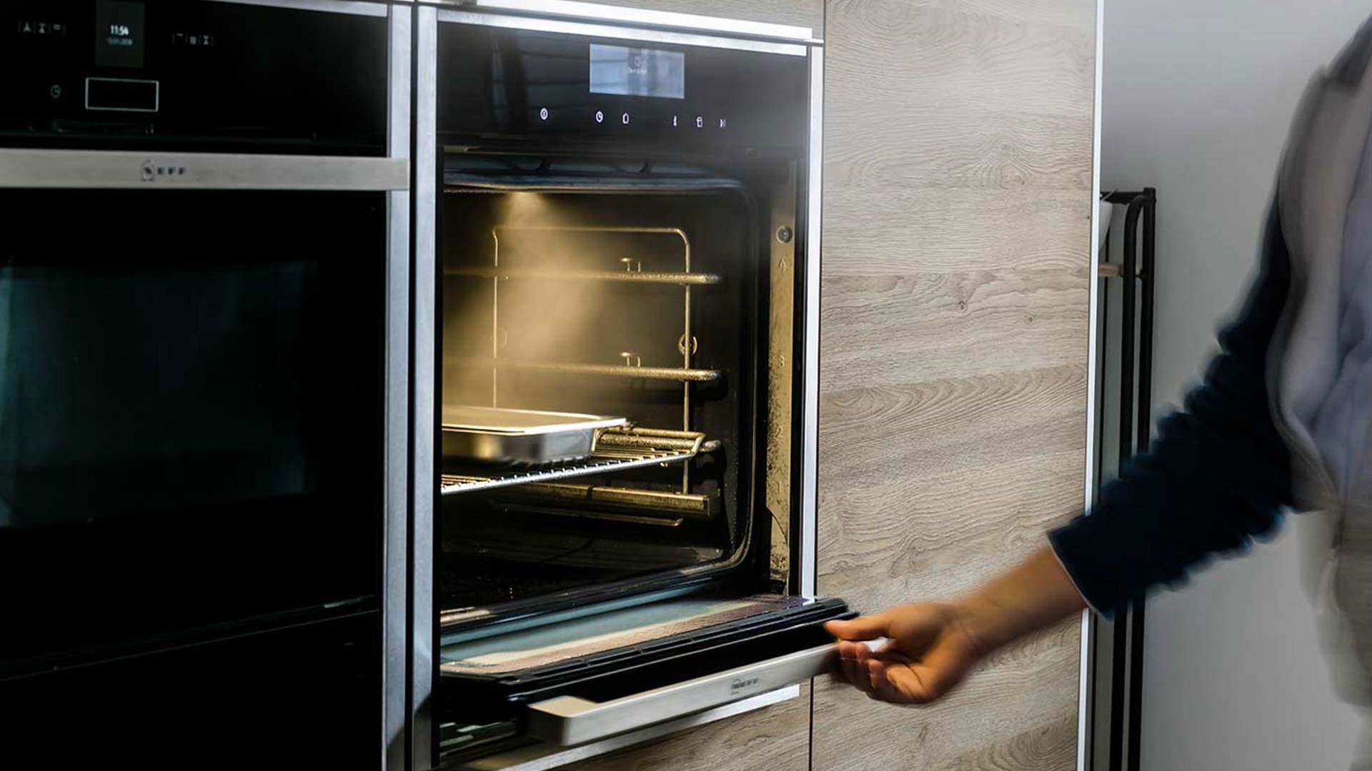 NEFF stoomoven met hide en slide deur