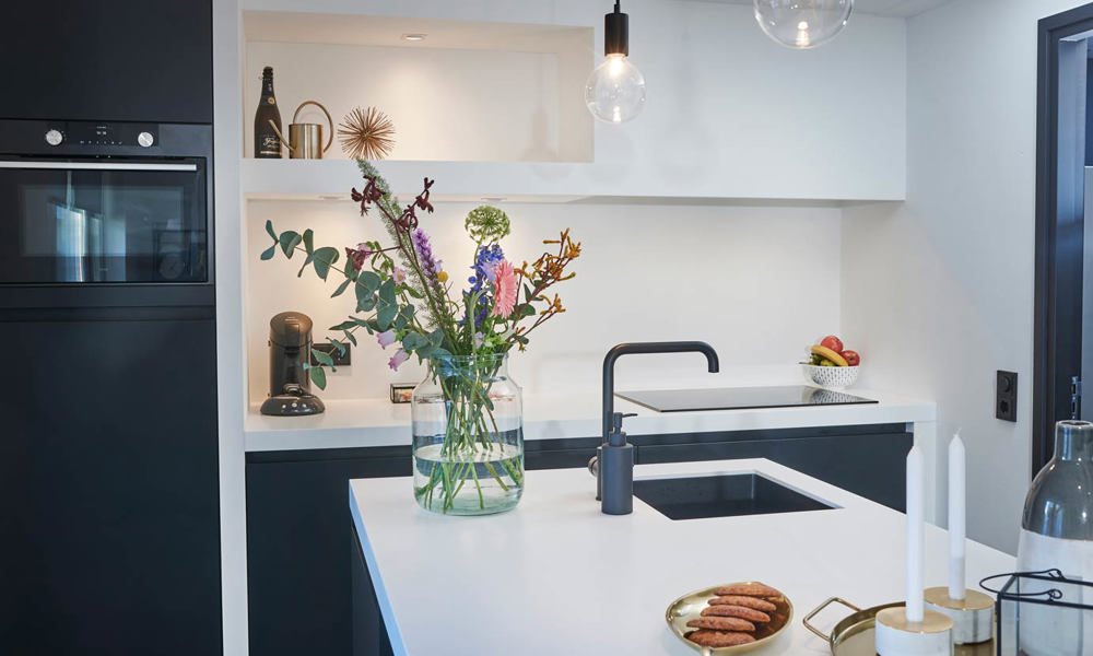 Greeploze zwart witte keuken Beverwijk
