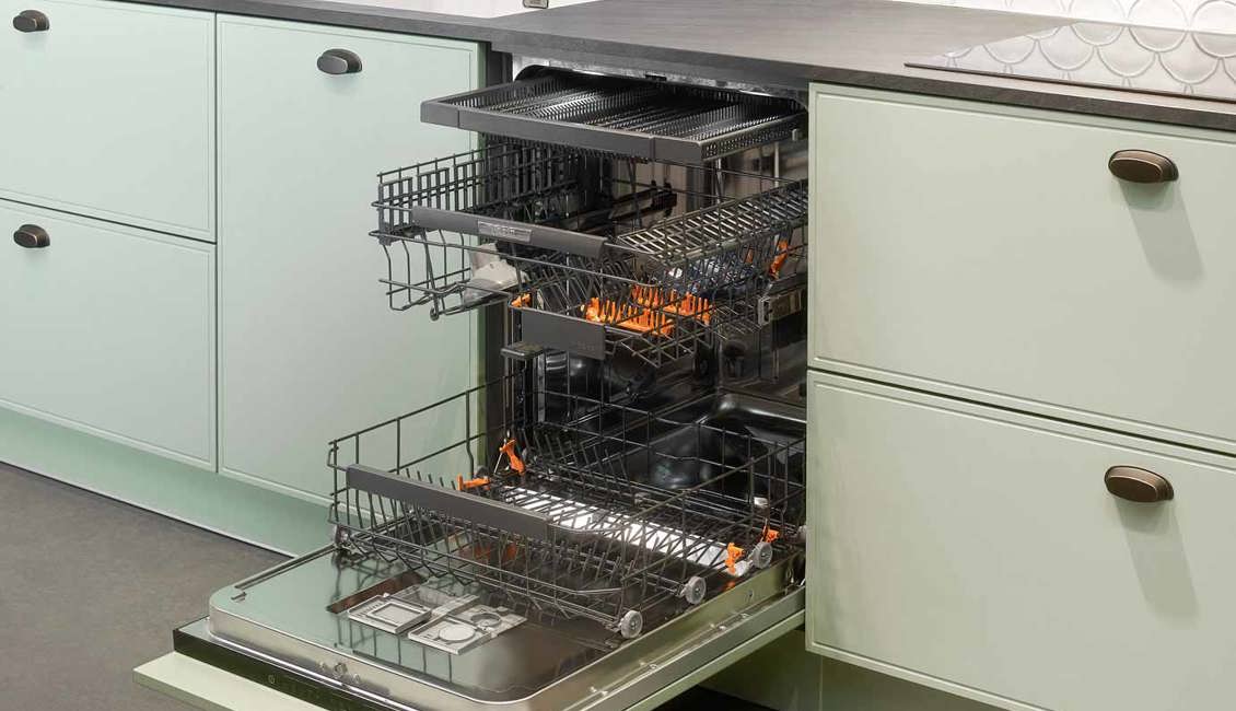 Groene rechte keuken inclusief apparatuur