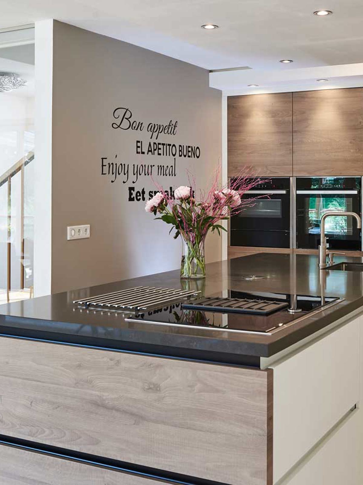 Nieuw soort houten keuken: olijf-look Eric en Caroline Spitters uit Roosendaal