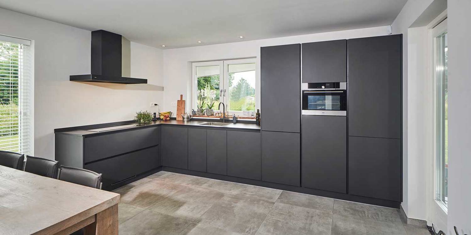 Antraciet-keuken-Middelharnis2
