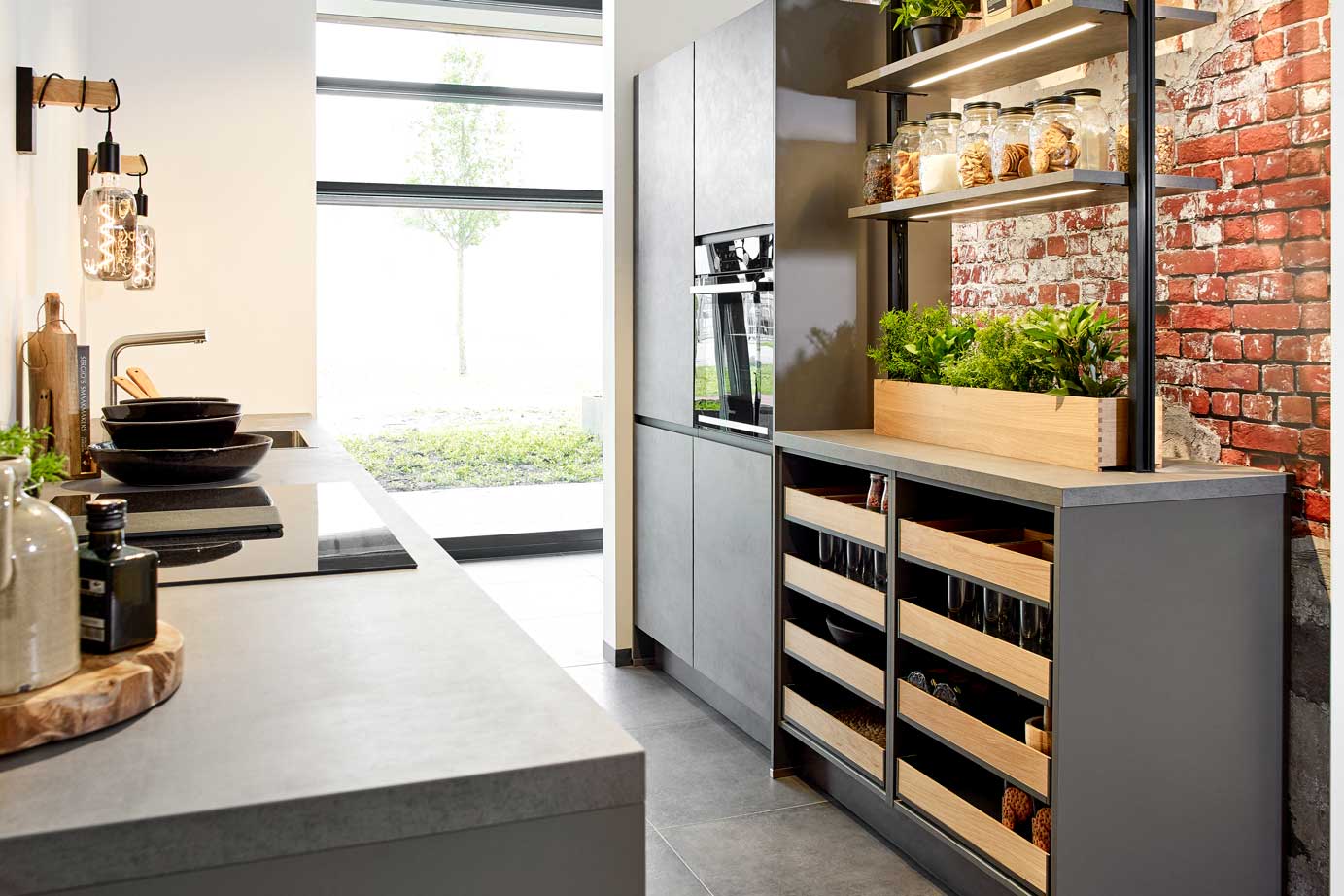 Industriële keuken in parallelle opstelling