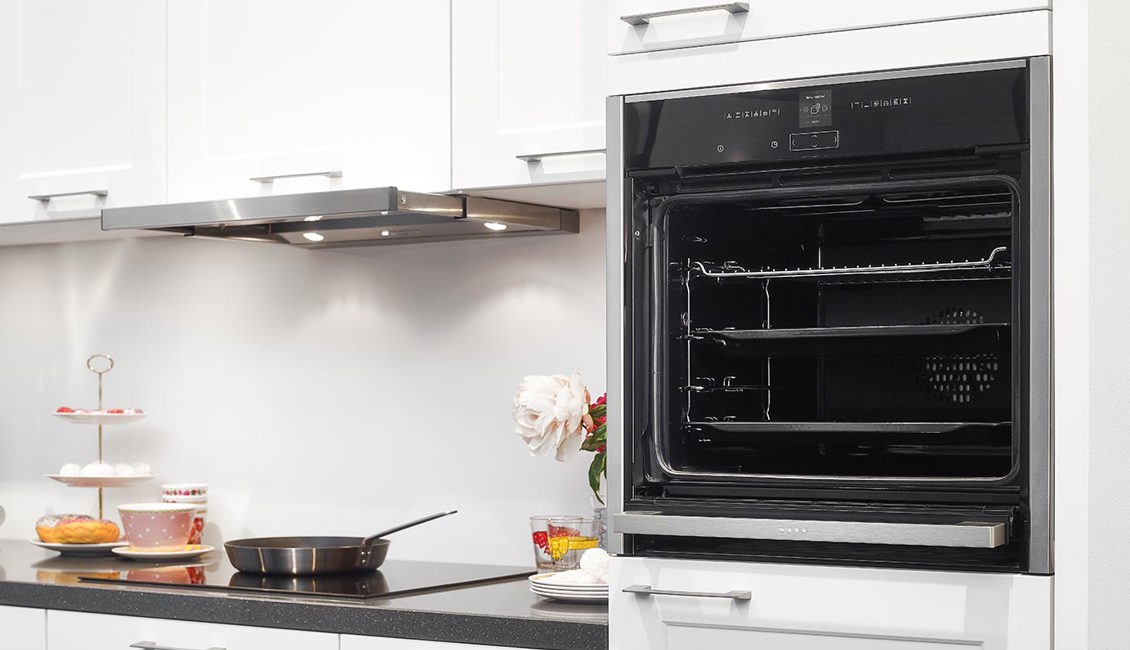 Rechte tijdloze keuken met NEFF oven