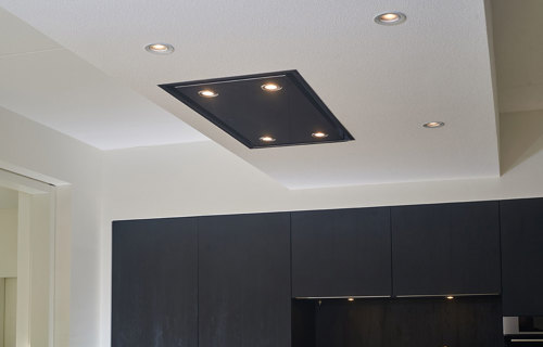 Eilandkeuken met kastenwand, afzuiging plafond
