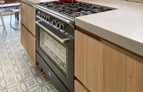Houten moderne keuken Rotterdam, gasfornuis