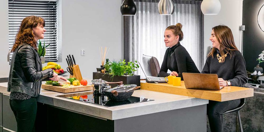 27 Zwarte keuken met eiland Hoogeveen