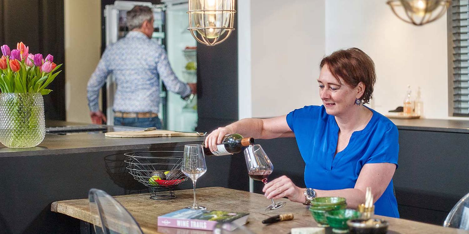 6 Mat zwarte keuken met eiland Utrecht