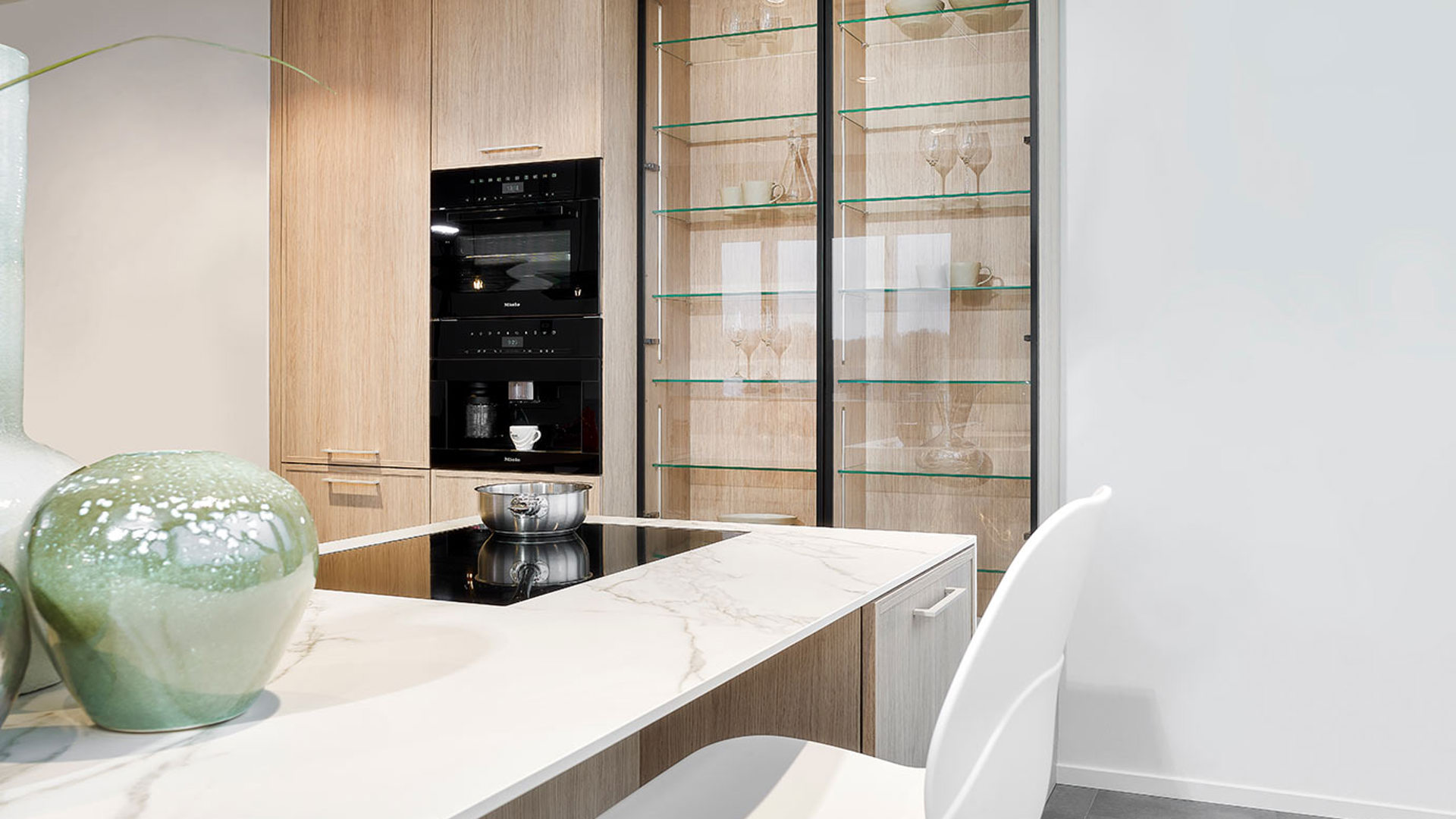 Luxe keuken met eiland, werkblad keramiek