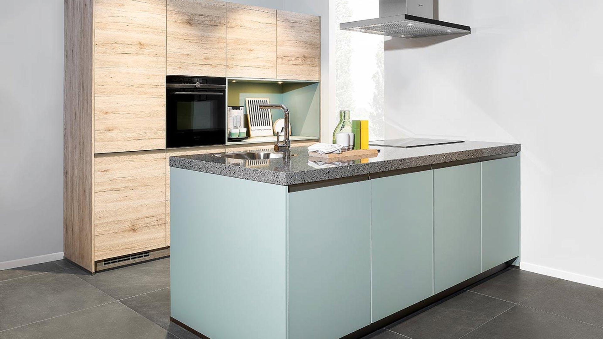 Moderne keuken met eiland