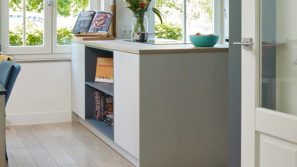 Keuken met kookeiland Utrecht, mat witte fronten