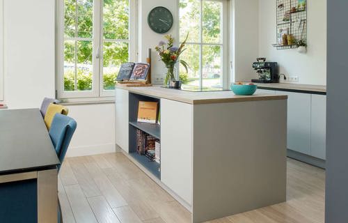 Keuken met kookeiland Utrecht, mat witte fronten