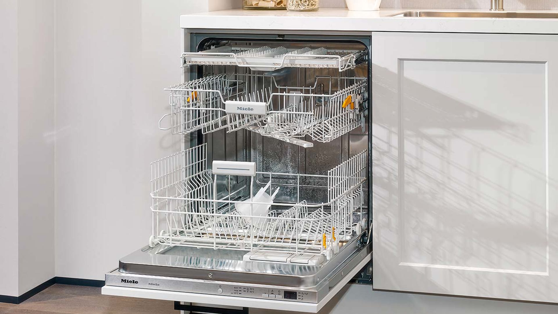 Witte Siematic keuken, vaatwasser