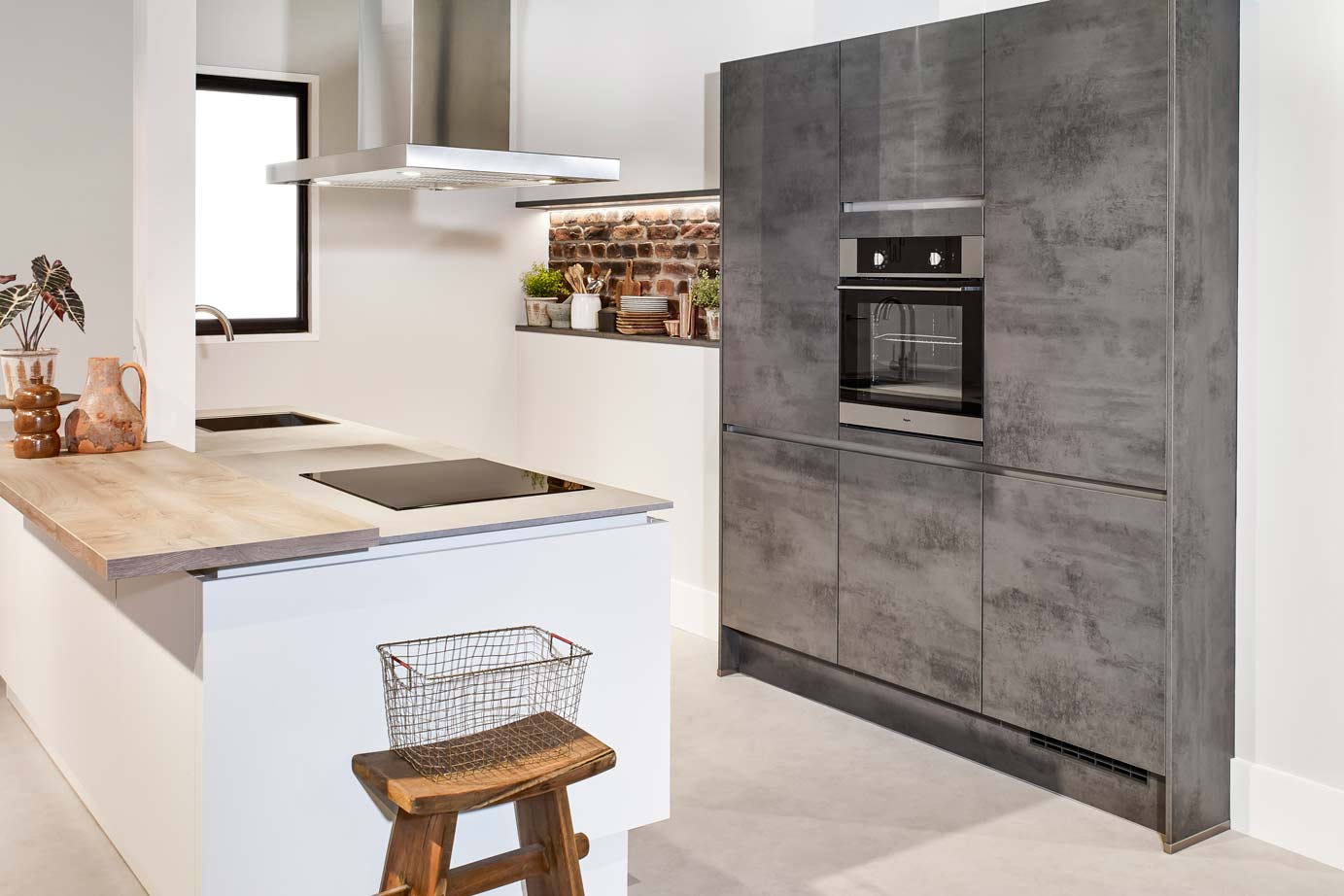 Grijs witte keuken greeploos