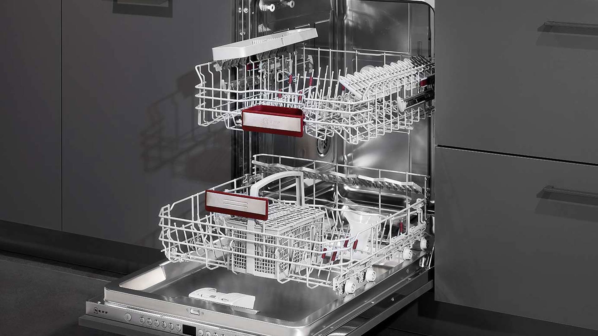 Kleine zwarte keuken, vaatwasser