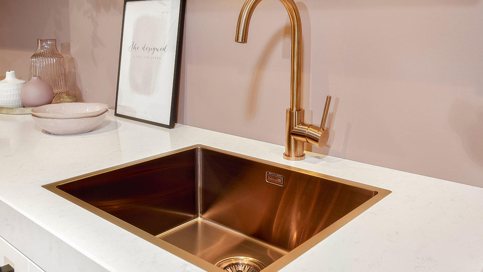 Modern landelijke keuken, spoelbak en kraan copper