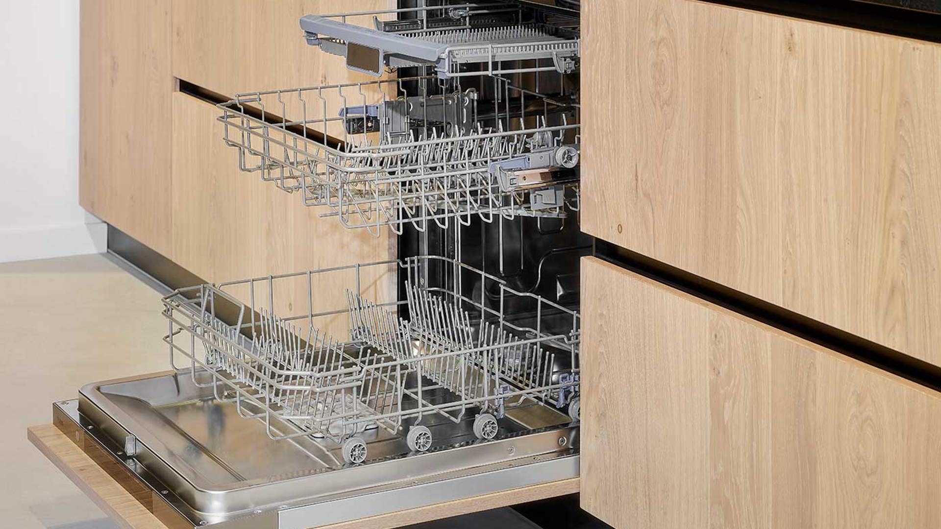 Goedkope houten keuken, vaatwasser