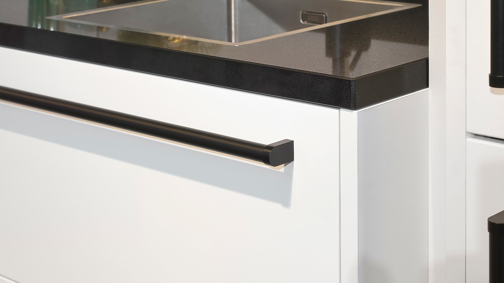 Witte rechte keuken, werkblad composiet