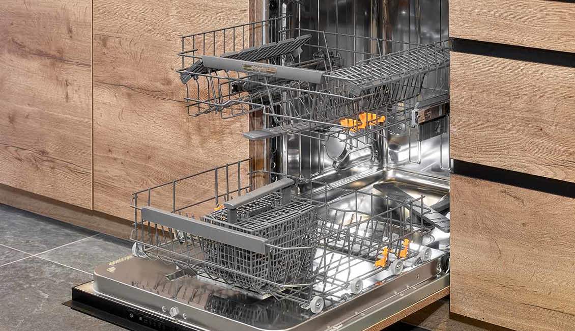  Moderne houten keuken, vaatwasser