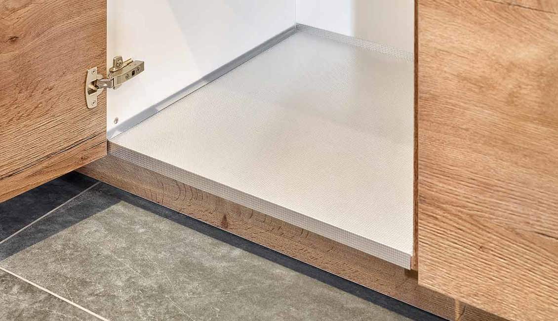  Moderne houten keuken, spoelkast met bodemplaat