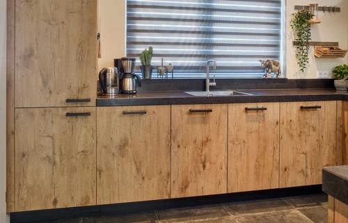 U-keuken Urk met houten front