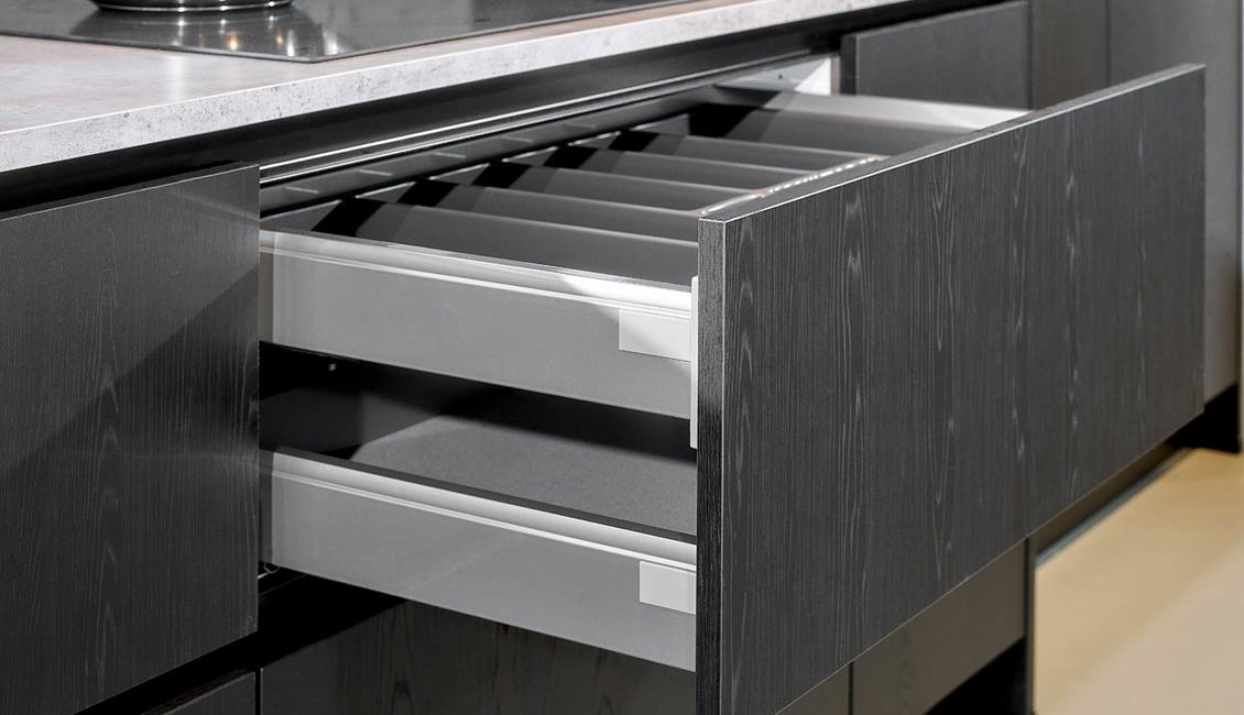 Moderne zwarte keuken lades
