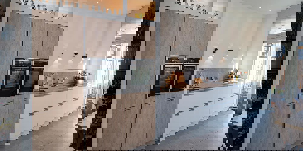 2 Greeploze Siematic keuken met kastenwand