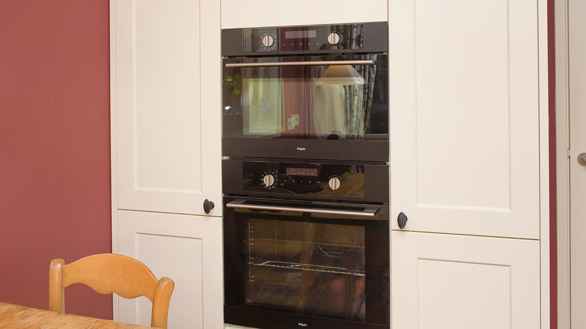Landelijke hoekkeuken Haarlem, ovens in kastenwand