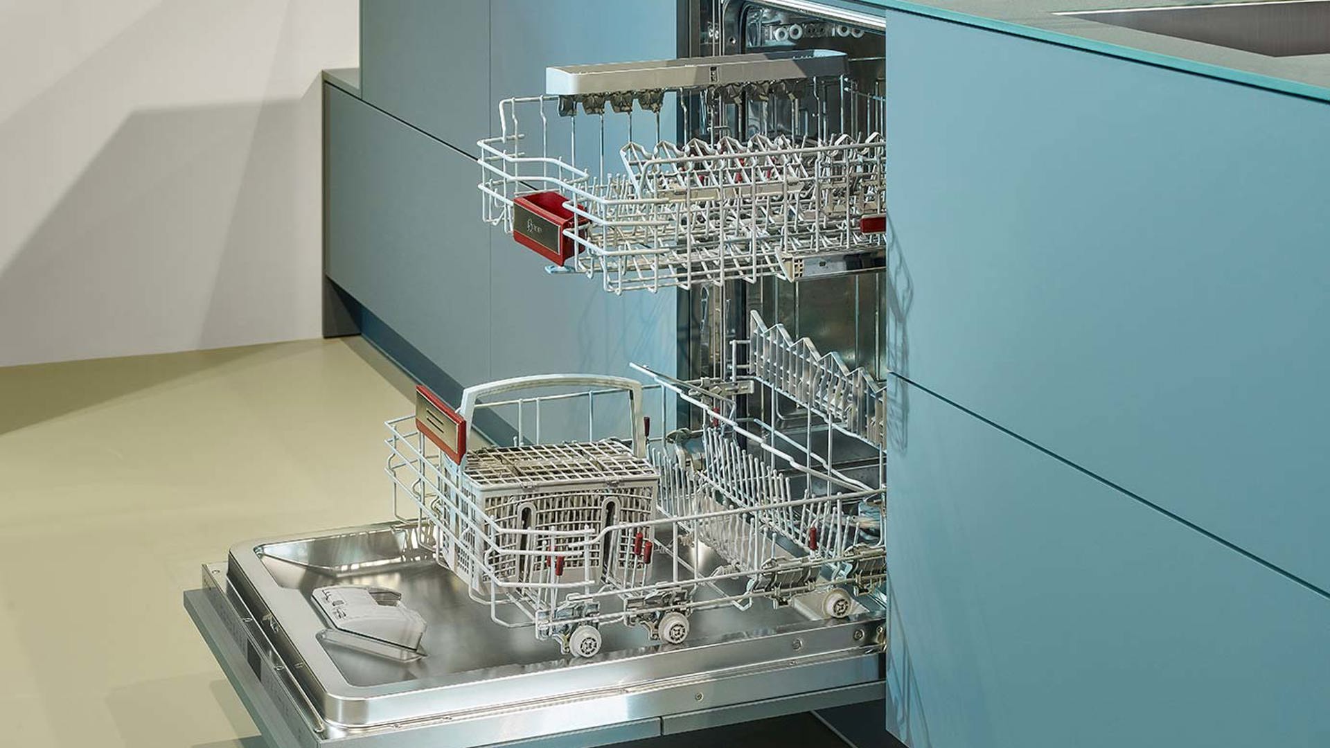 Moderne groene keuken, vaatwasser