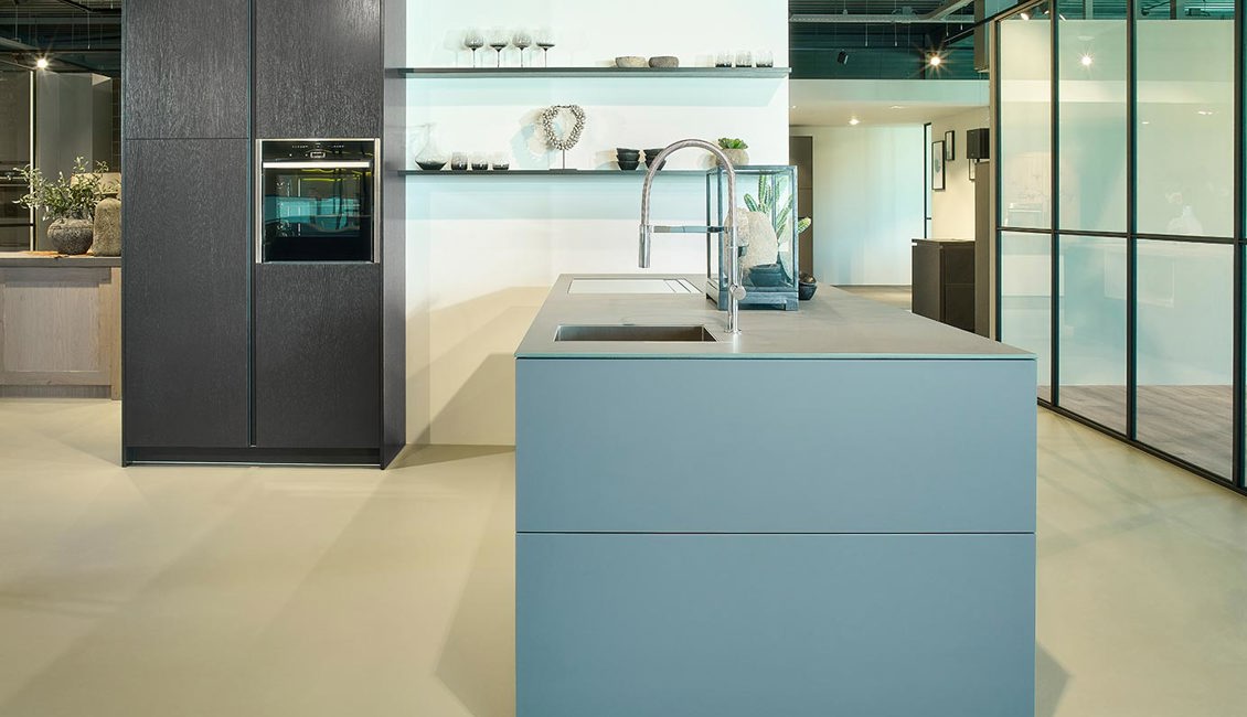 Moderne groene keuken greeploos