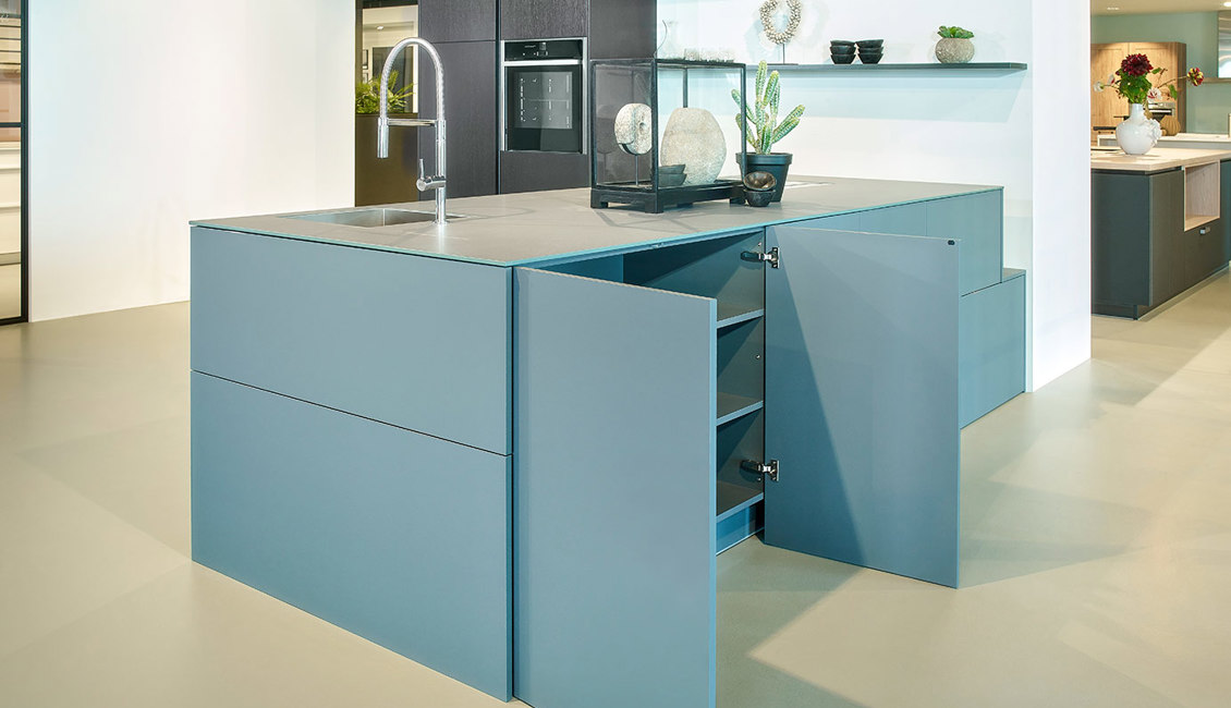 Moderne groene keuken, kasten