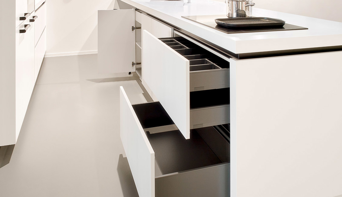 Moderne witte keuken, lades