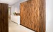 Luxe design keuken, houten kastenwand