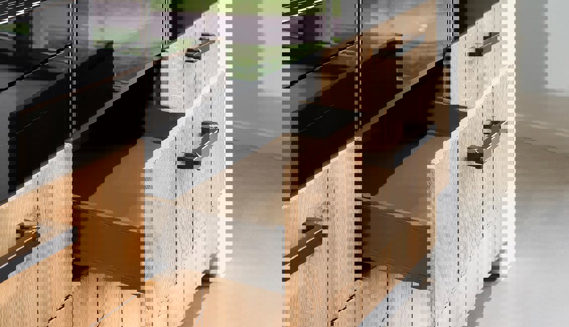 Moderne luxe keuken, lade houten front