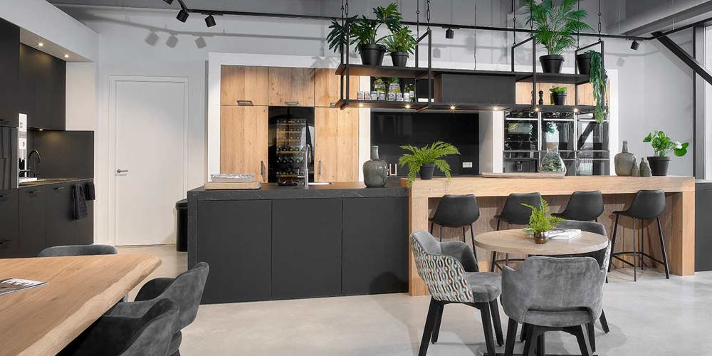 1 Moderne luxe keuken, antraciet en hout