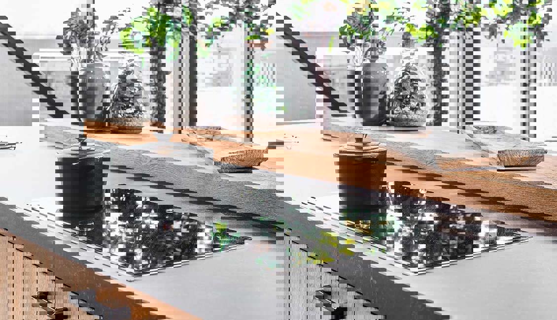 Moderne luxe keuken, inductiekookplaat