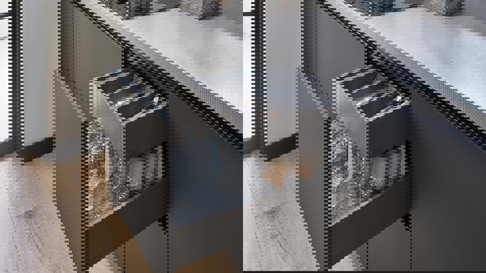 Zwarte moderne keuken Haarlem, lade met binnenlade