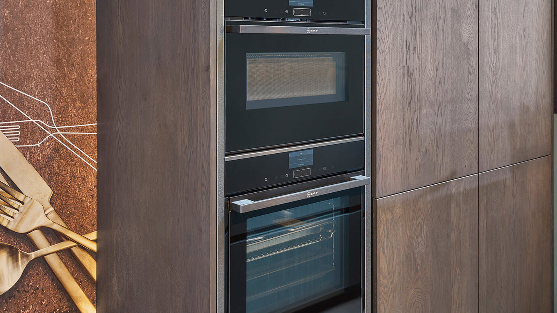 Moderne keuken met inbouwapparatuur