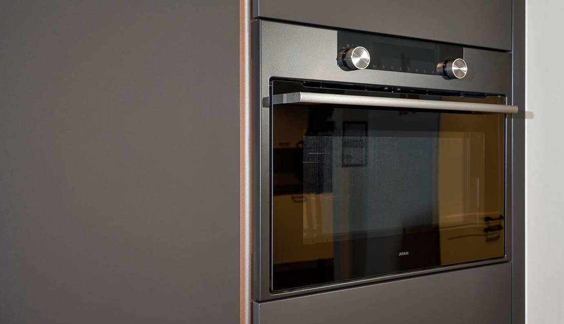 Keuken met inbouwapparatuur